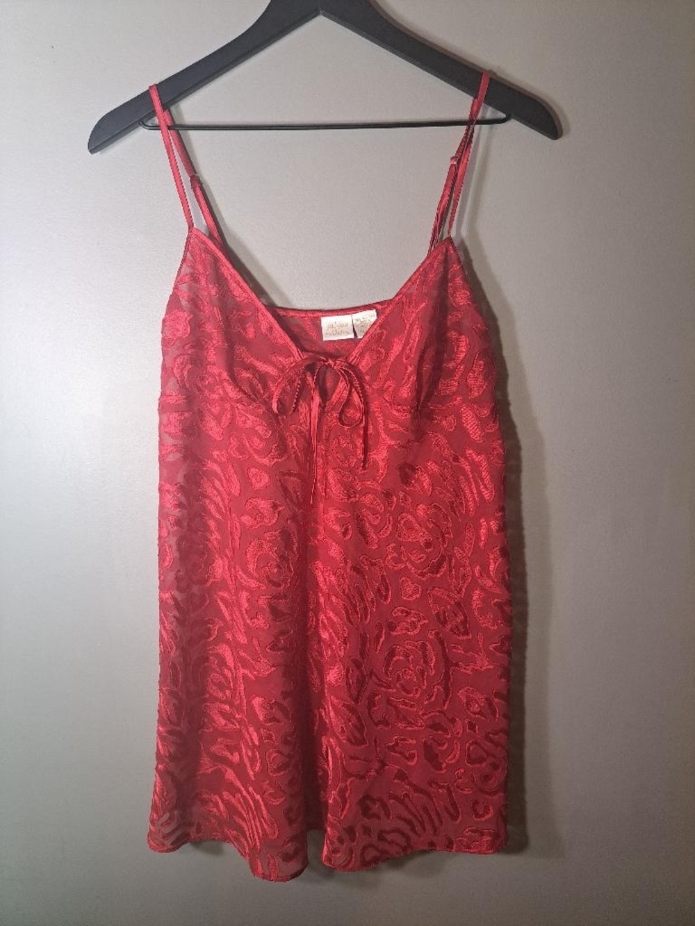 Gilligan & O'Malley Red Jacquard Satin Chemise with Tie